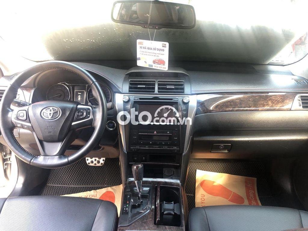 Toyota Camry  2.5Q AT 2015 - Bán ô tô Toyota Camry 2.5Q AT 2015, màu xám còn mới