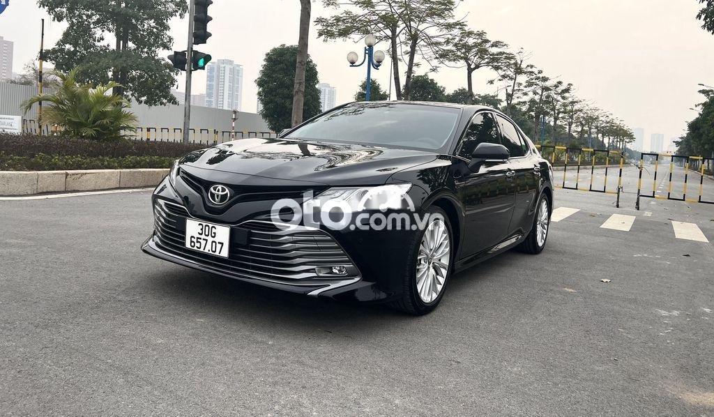 Toyota Camry   2.5 Q  2020 - Bán Toyota Camry 2.5 Q đời 2020, màu đen còn mới