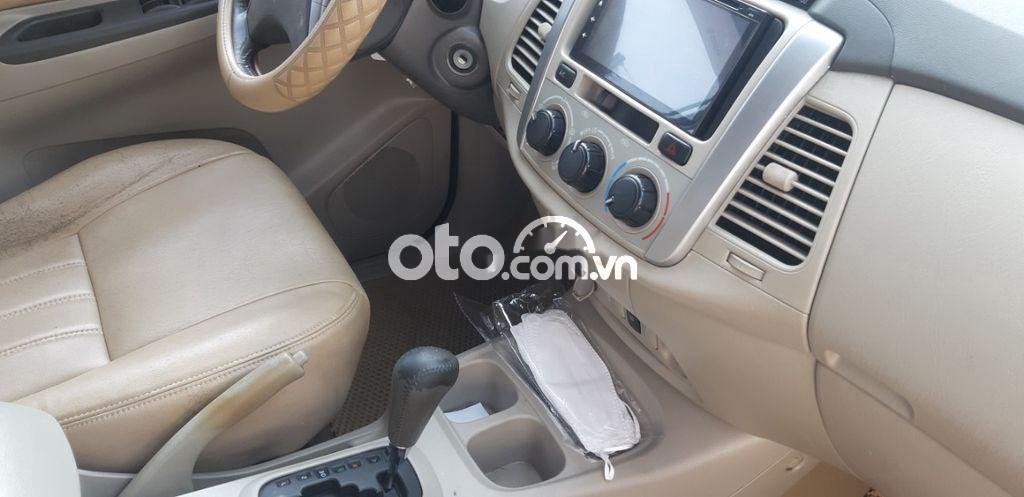 Toyota Innova 2.0G 2012 - Cần bán Toyota Innova 2.0G năm sản xuất 2012, màu bạc 