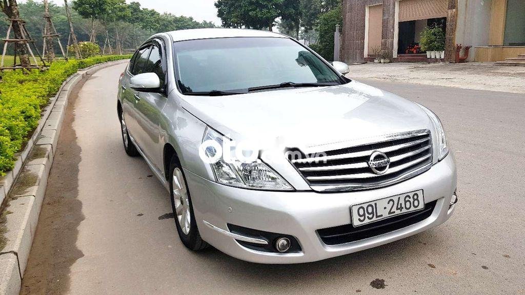 Nissan Teana   2.0 AT  2009 - Cần bán gấp Nissan Teana 2.0 AT năm sản xuất 2009, màu bạc, nhập khẩu