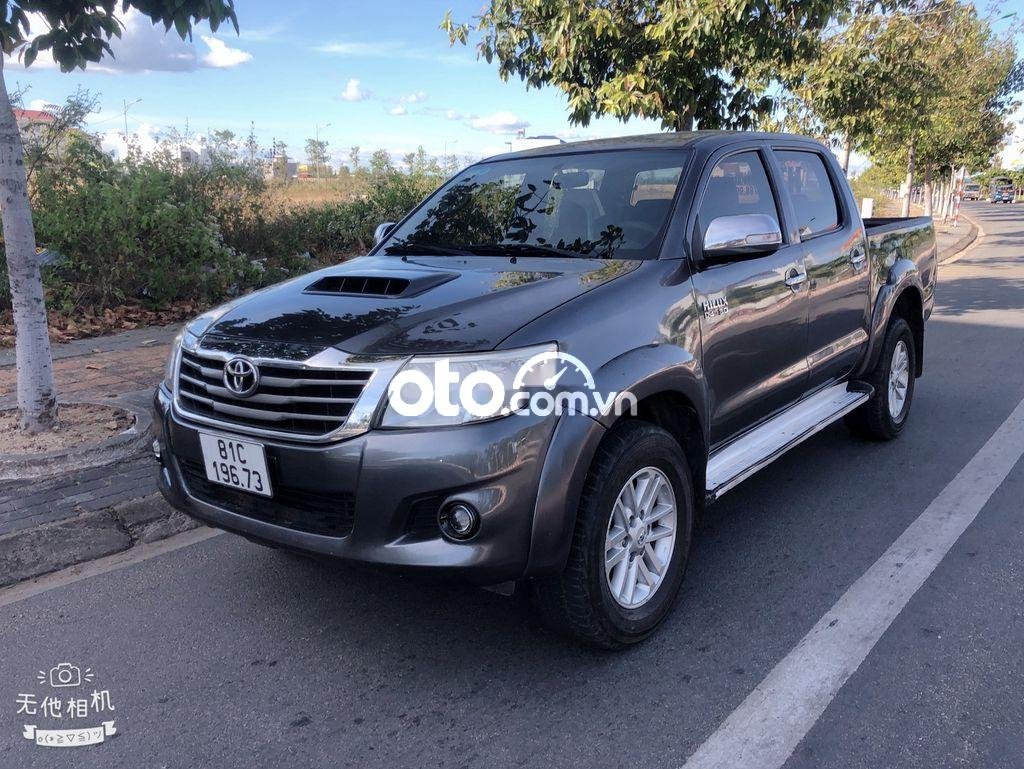 Toyota Hilux MT 2014 - Cần bán lại xe Toyota Hilux MT sản xuất năm 2014, màu xám, nhập khẩu  