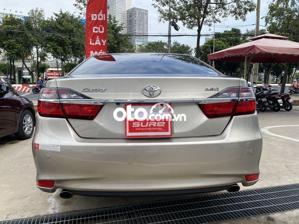 Toyota Camry  2.5Q AT 2015 - Bán ô tô Toyota Camry 2.5Q AT 2015, màu xám còn mới