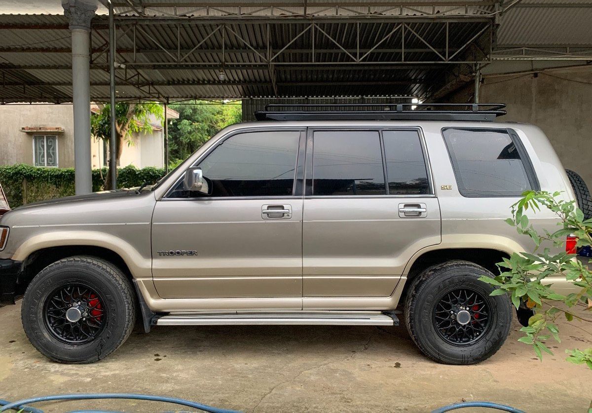 Isuzu Trooper   SE  2000 - Bán Isuzu Trooper SE 2000, màu bạc, xe nhập