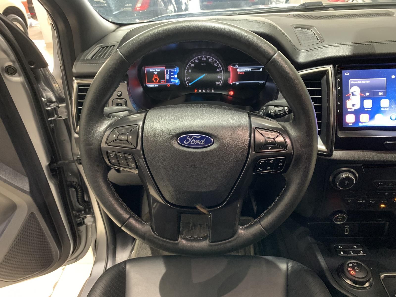 Ford Everest AT 2019 - Bán xe Ford Everest AT sản xuất 2019, xe cực mới, máy dầu, biển thành phố, có trả góp