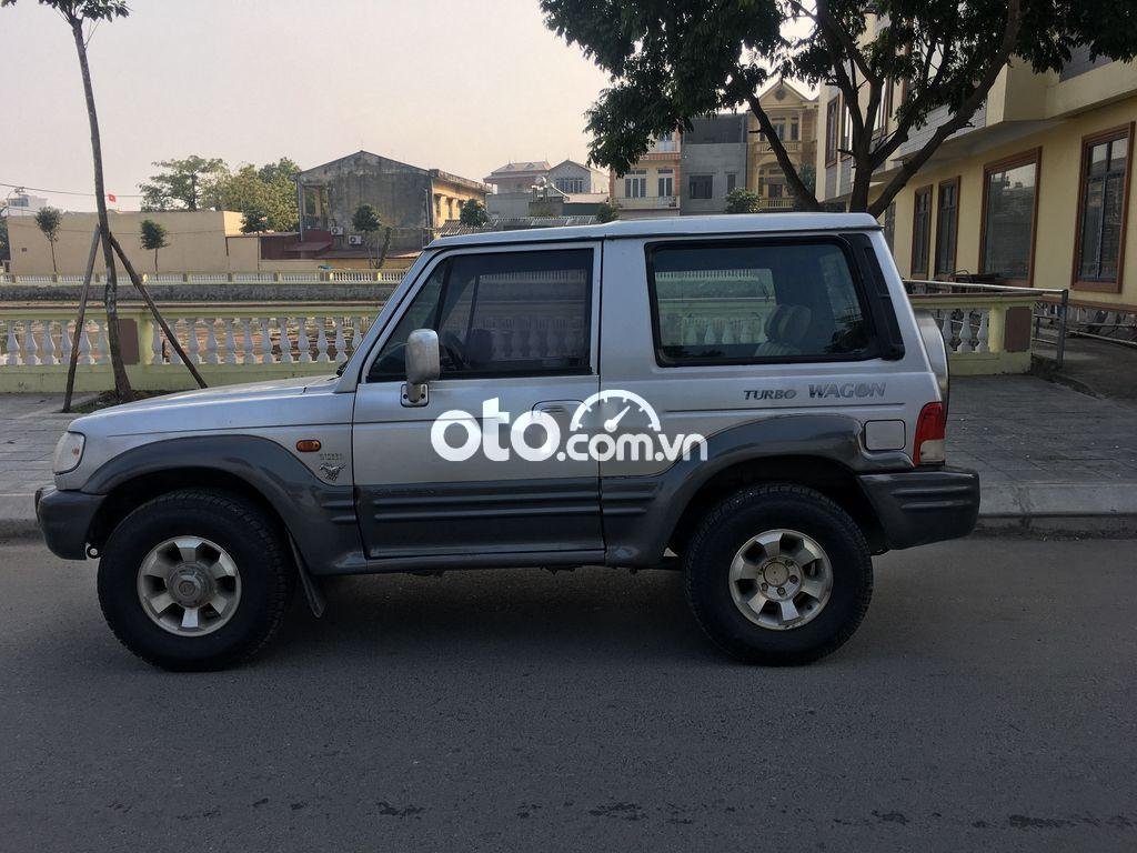 Hyundai Galloper 2002 - Bán Hyundai Galloper đời 2002, màu bạc, nhập khẩu