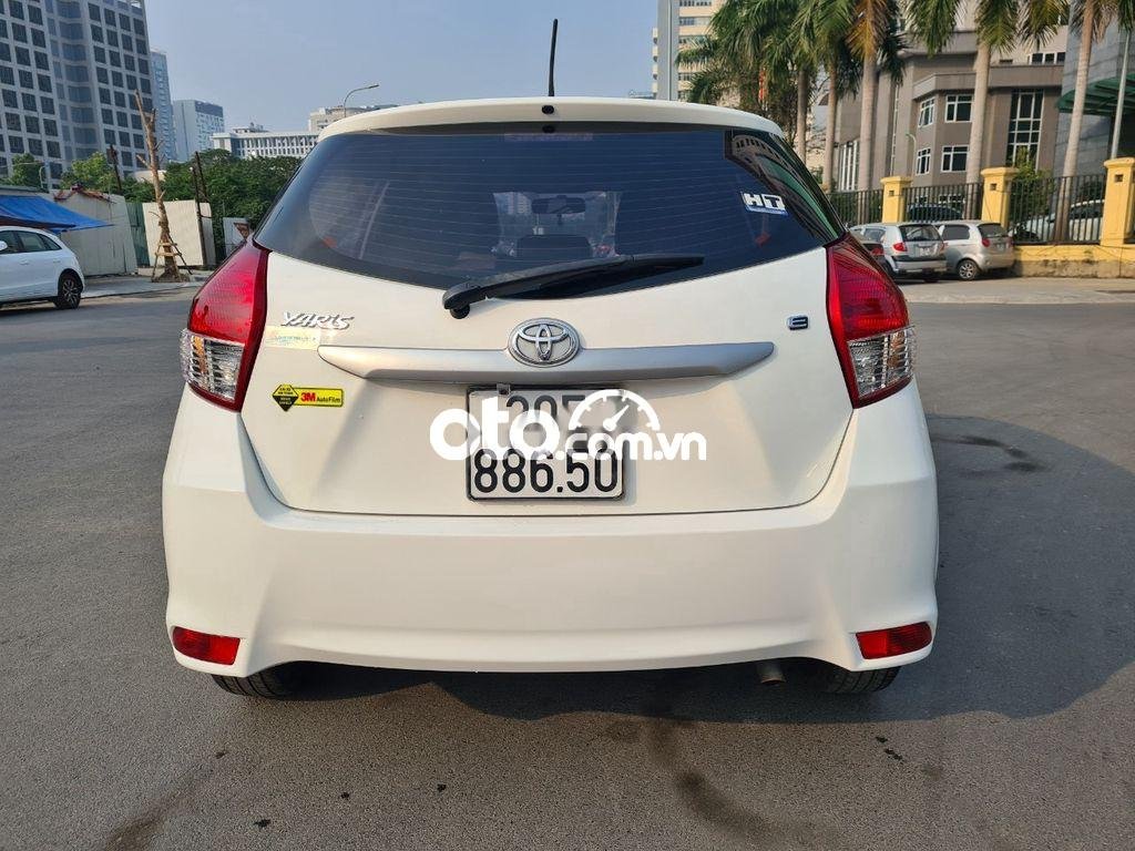 Toyota Yaris 1.5AT 2017 - Cần bán xe Toyota Yaris 1.5AT sản xuất năm 2017, màu trắng, giá chỉ 499 triệu