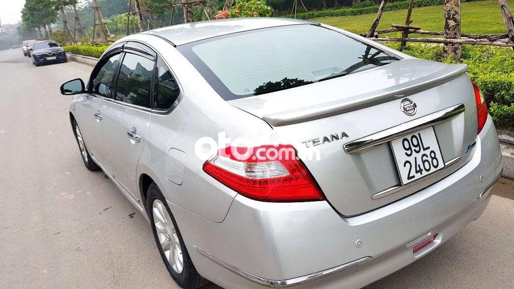 Nissan Teana   2.0 AT  2009 - Cần bán gấp Nissan Teana 2.0 AT năm sản xuất 2009, màu bạc, nhập khẩu