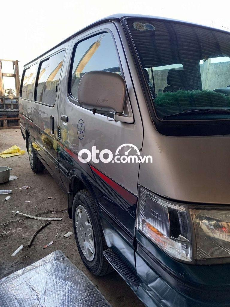 Toyota Hiace 2002 - Bán xe Toyota Hiace đời 2002