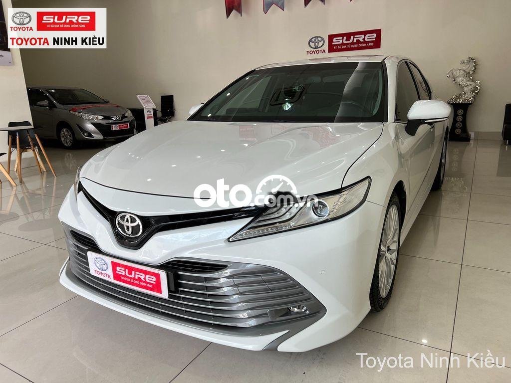 Toyota Camry   2.5Q  2019 - Bán ô tô Toyota Camry 2.5Q 2019, màu trắng, nhập khẩu nguyên chiếc