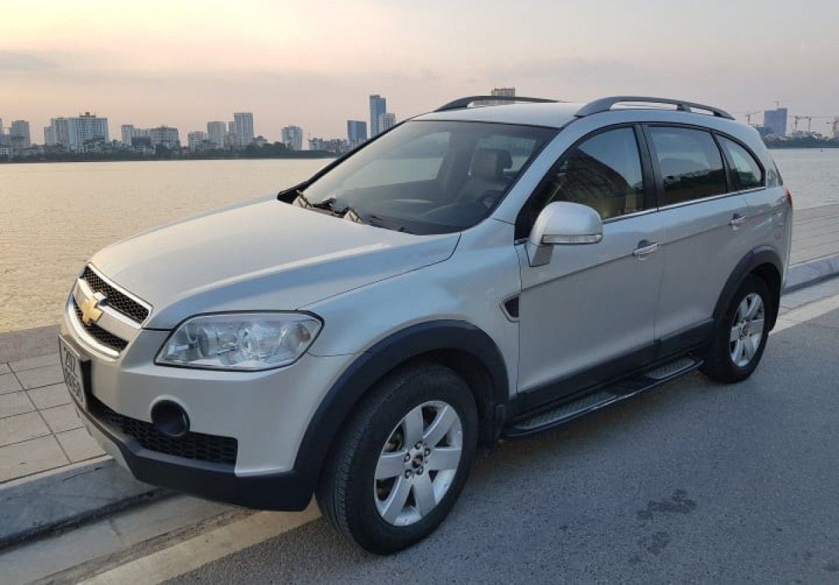 Chevrolet Captiva LT 2.4 MT 2007 - Bán xe Chevrolet Captiva LT 2.4 MT 2007, màu bạc