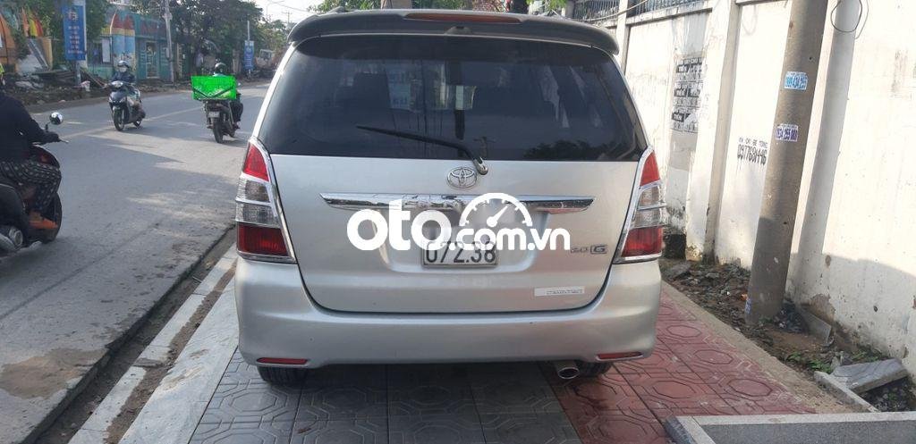 Toyota Innova 2.0G 2012 - Cần bán Toyota Innova 2.0G năm sản xuất 2012, màu bạc 