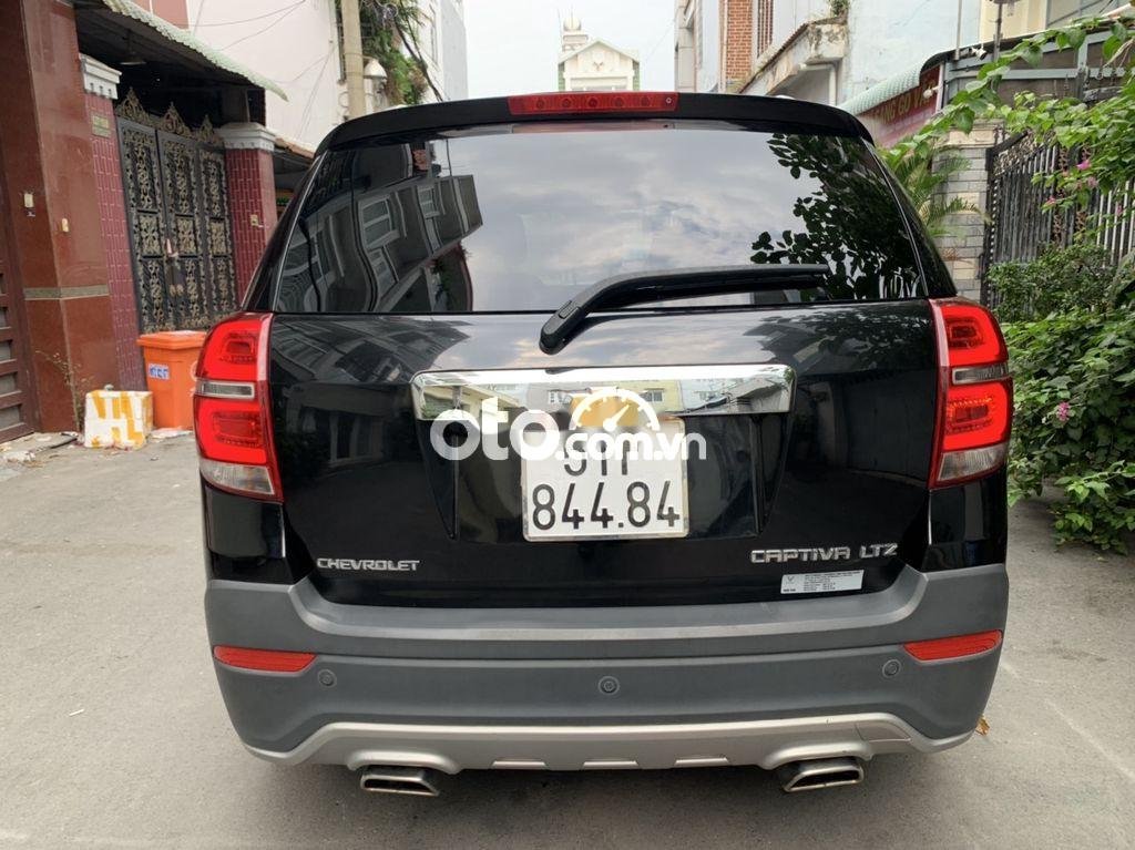 Chevrolet Captiva   2.4LTZ  2016 - Cần bán gấp Chevrolet Captiva 2.4LTZ 2016, màu đen