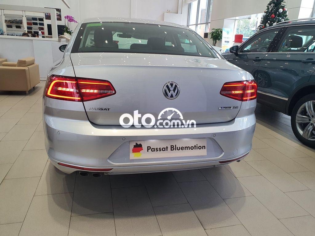 Volkswagen Passat 2018 - Cần bán xe Volkswagen Passat đời 2018, màu bạc, nhập khẩu