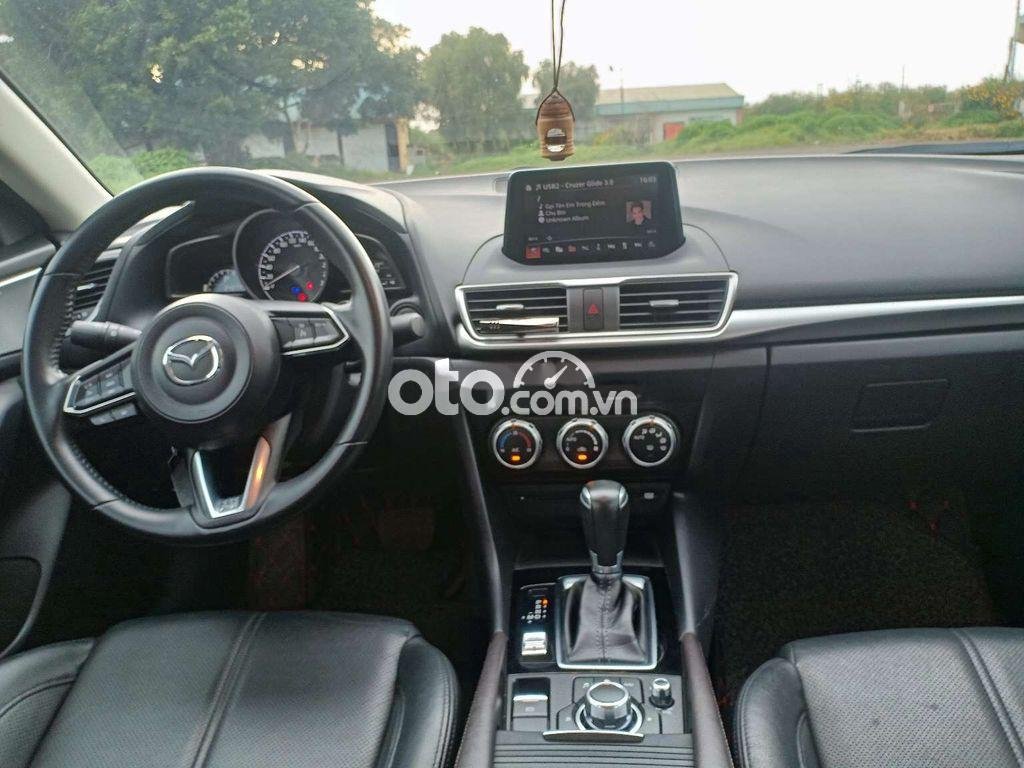 Mazda 3  Premium 2019 - Bán Mazda 3 Premium đời 2019, màu trắng mới chạy 24000km