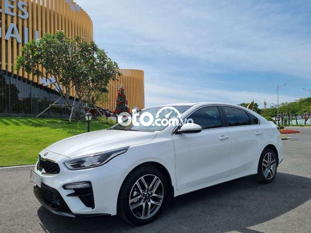 Kia Cerato AT 2019 - Cần bán gấp Kia Cerato 2.0 Premium sản xuất 2019, màu trắng  