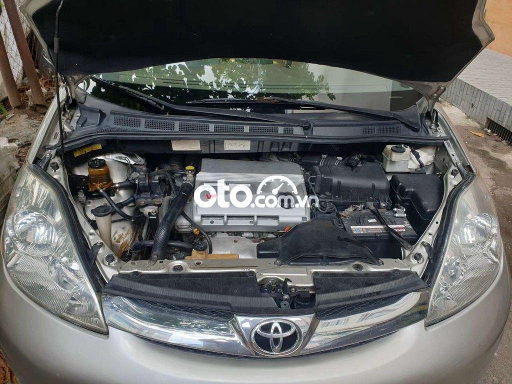 Toyota Sienna LE 2005 - Cần bán gấp Toyota Sienna LE sản xuất năm 2005, màu xám, nhập khẩu, 380 triệu