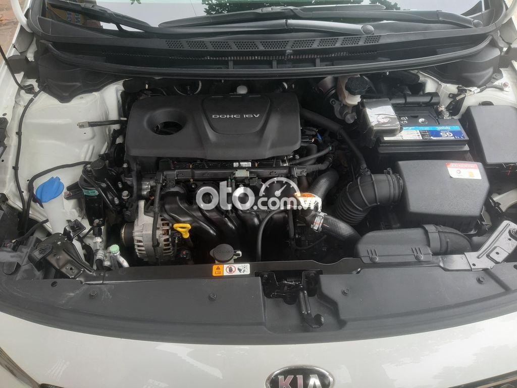 Kia Cerato  1.6G MT 2018 - Cần bán lại xe Kia Cerato 1.6G MT 2018, màu trắng  
