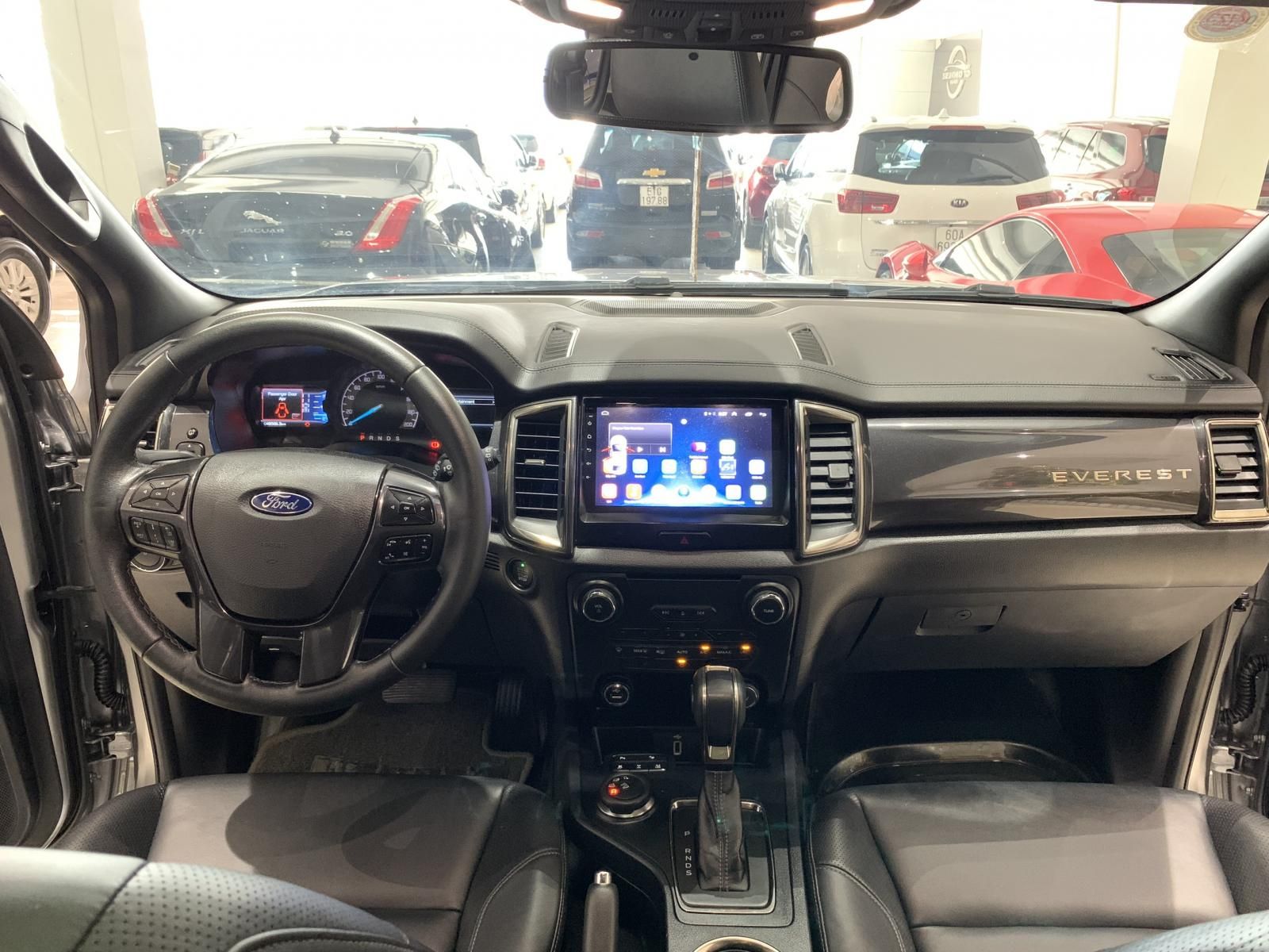 Ford Everest AT 2019 - Bán xe Ford Everest AT sản xuất 2019, xe cực mới, máy dầu, biển thành phố, có trả góp