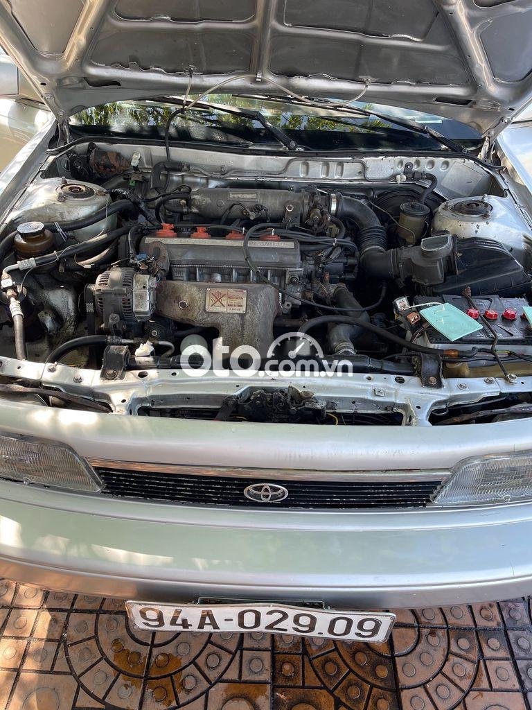 Toyota Camry 1988 - Bán Toyota Camry sản xuất 1988, màu bạc, nhập khẩu nguyên chiếc