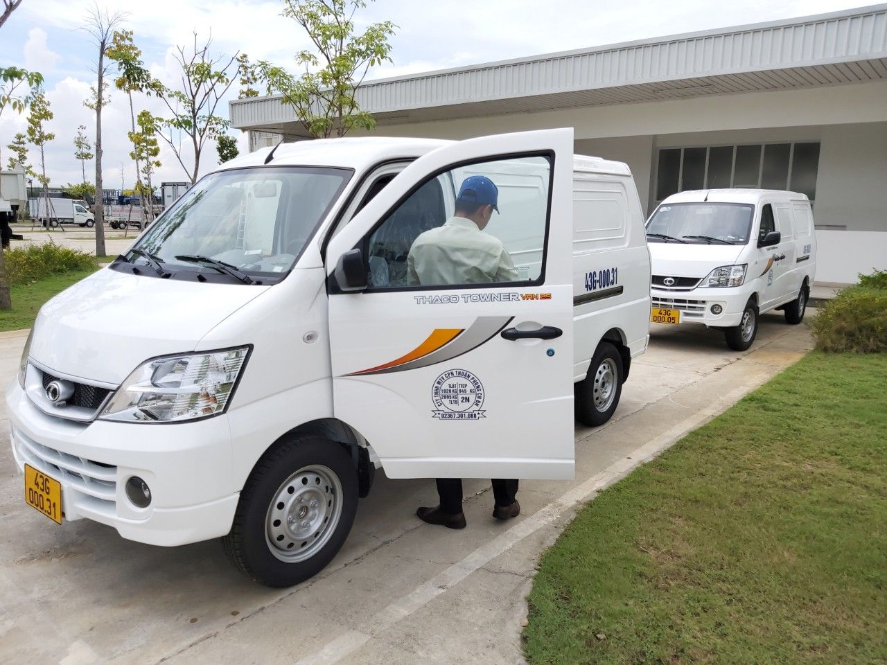 Thaco TOWNER 2021 - Giá xe tải Van 2 chỗ mới, hỗ trợ mua góp