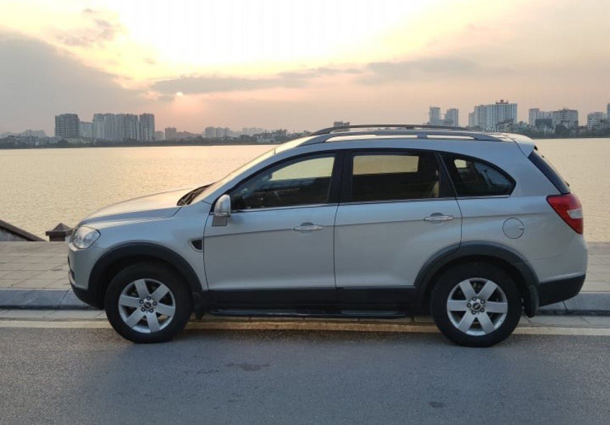 Chevrolet Captiva LT 2.4 MT 2007 - Bán xe Chevrolet Captiva LT 2.4 MT 2007, màu bạc