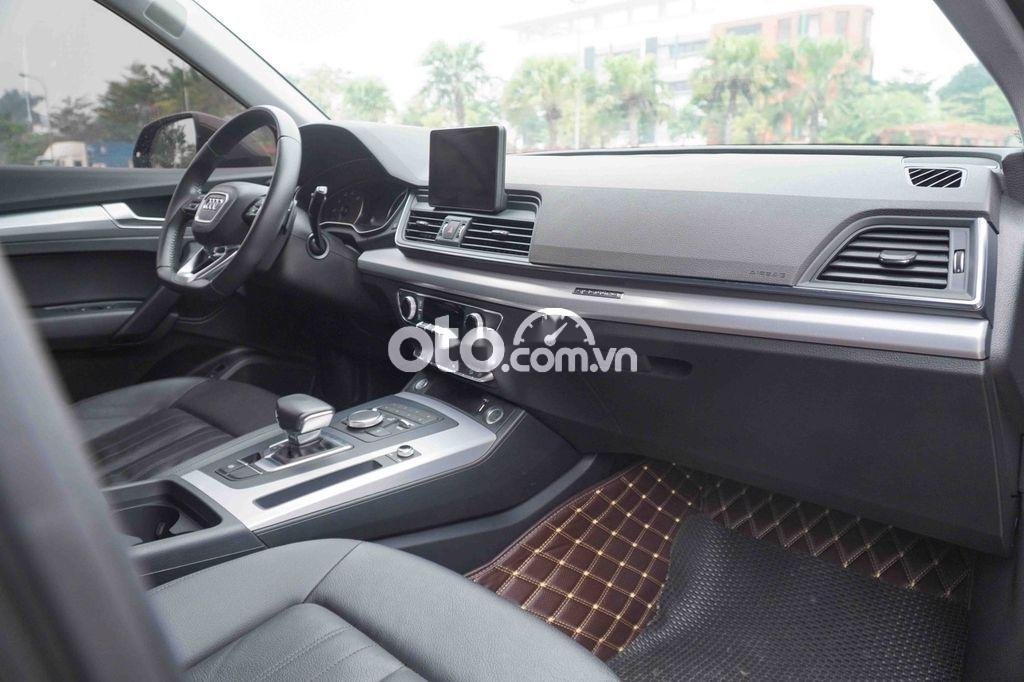 Audi Q5 45TFSI 2018 - Cần bán Audi Q5 45 TFSI sản xuất 2018, màu đen, xe nhập