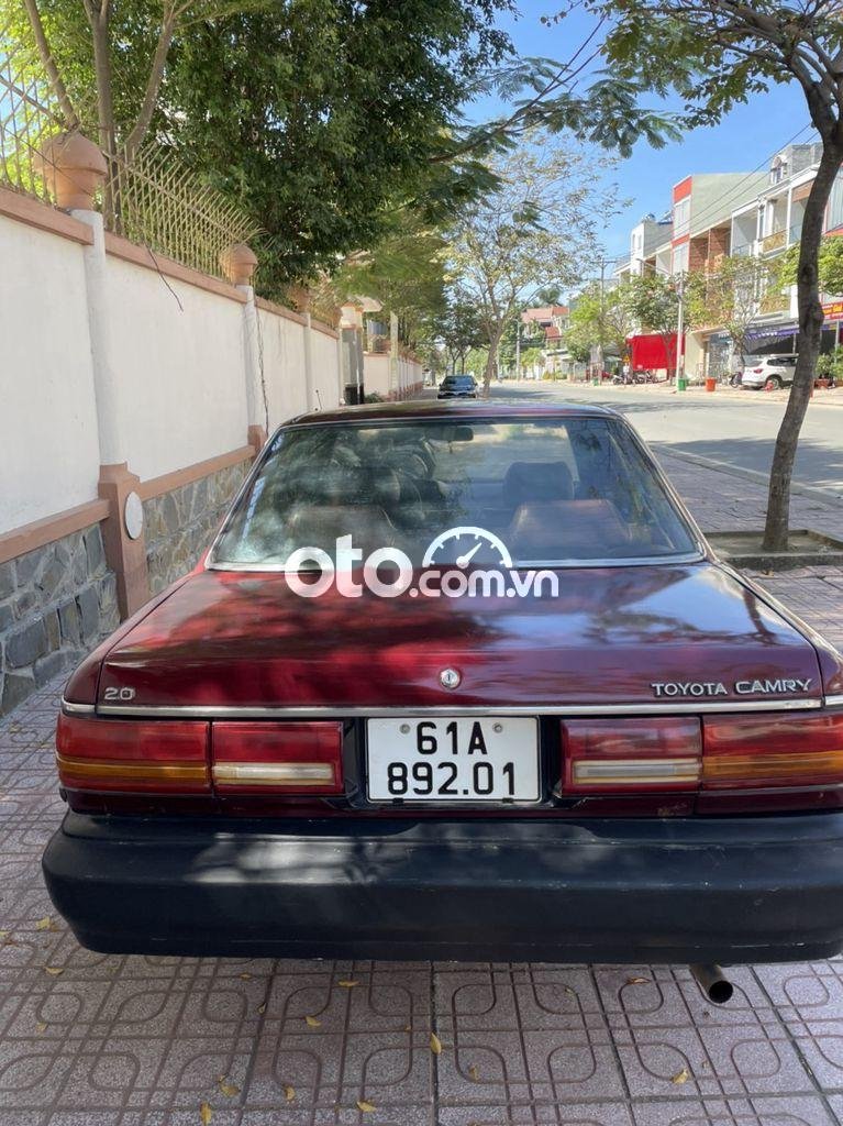 Toyota Camry 1988 - Bán ô tô Toyota Camry 2.0 năm sản xuất 1988, màu đỏ, xe nhập