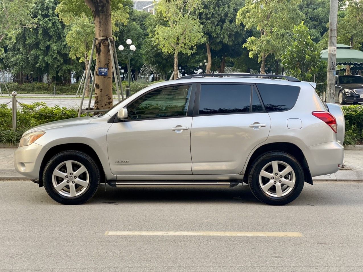 Toyota RAV4 2007 - Bán Toyota RAV4 Limited AWD sản xuất năm 2007, xe nhập Mỹ, gia đình chạy rất lành