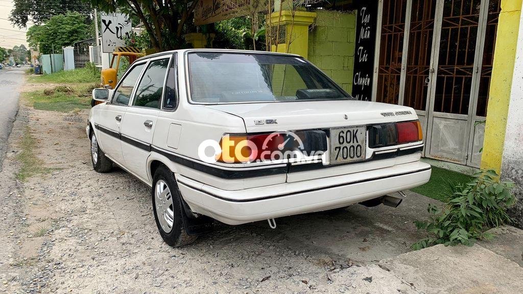 Toyota Corona 1984 - Cần bán gấp Toyota Corona năm 1984, màu trắng, nhập khẩu nguyên chiếc, giá chỉ 45 triệu