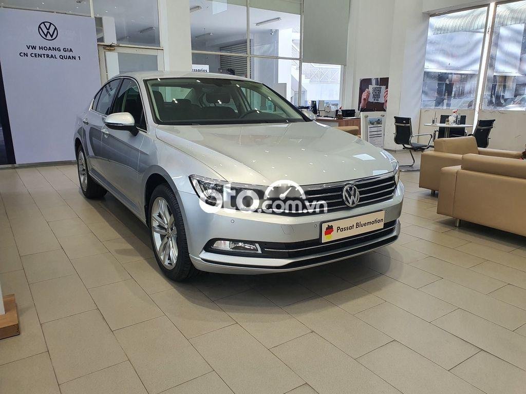 Volkswagen Passat 2018 - Cần bán xe Volkswagen Passat đời 2018, màu bạc, nhập khẩu