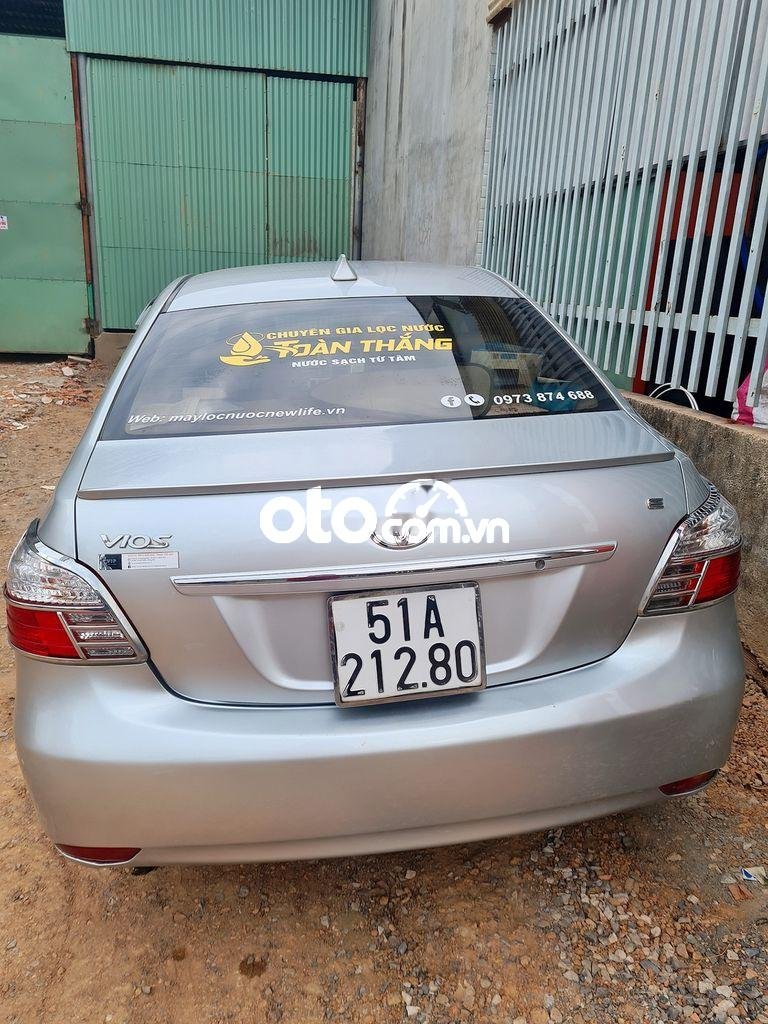 Toyota Vios E 2011 - Bán ô tô Toyota Vios E 2011, màu bạc, nhập khẩu