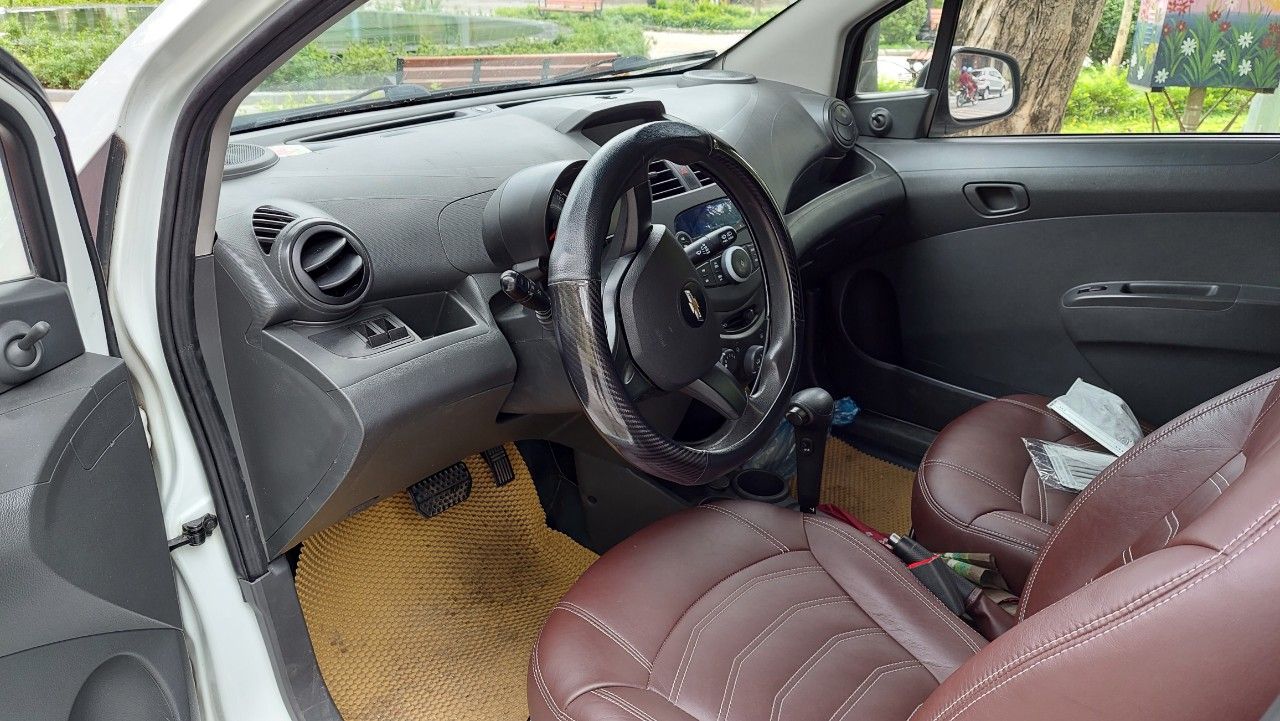 Chevrolet Spark 2011 - Cần bán Chevrolet Spark năm sản xuất 2011, xe đăng ký lần đầu 2015.