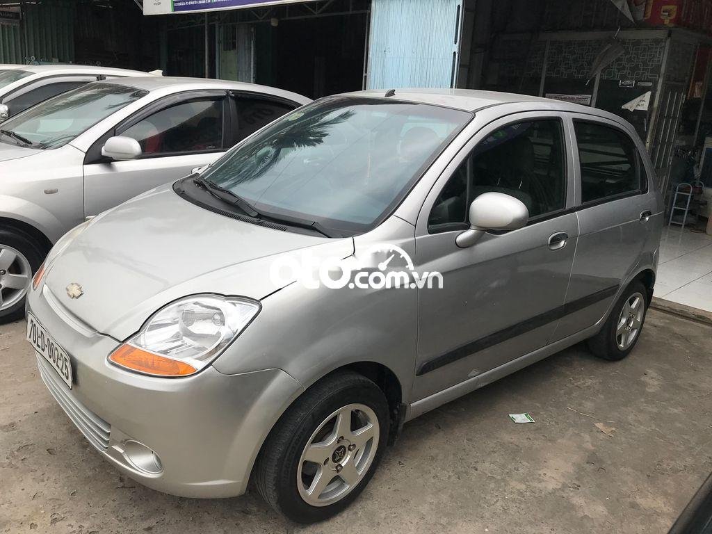 Chevrolet Spark MT 2015 - Cần bán Chevrolet Spark MT 2015, màu bạc