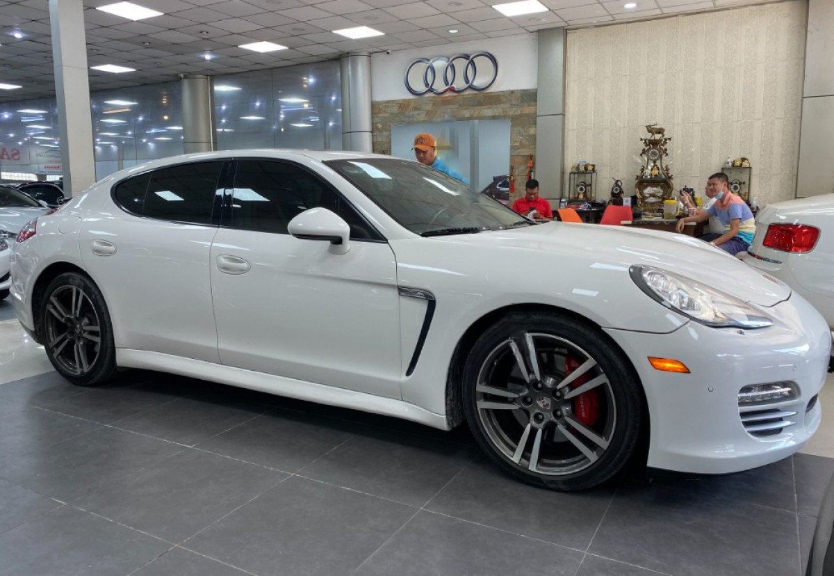 Porsche Panamera   3.6 V6  2010 - Bán Porsche Panamera GTS 3.6 V6 sản xuất 2010, màu trắng, xe nhập