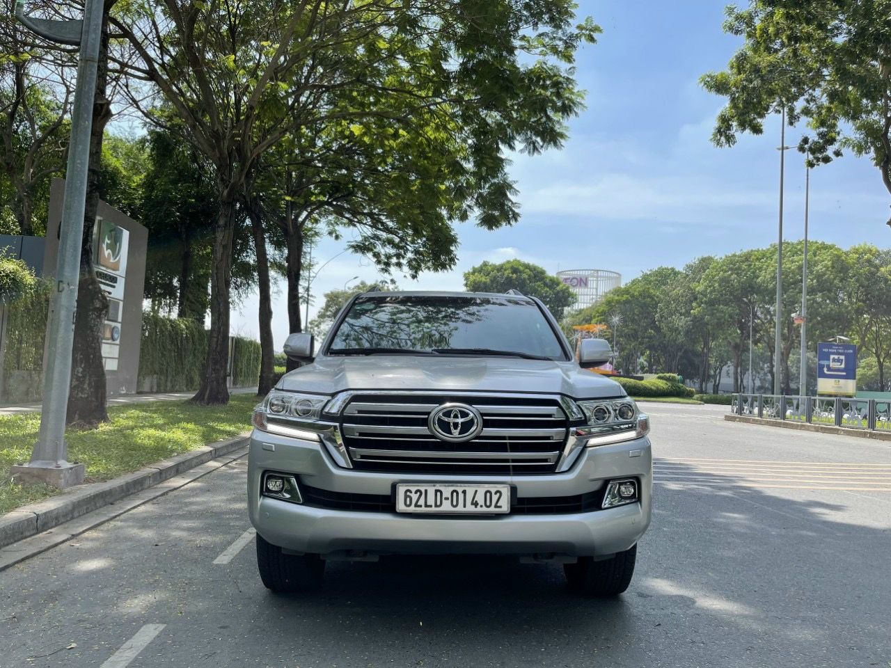 Toyota Land Cruiser 2019 - Cần bán xe Toyota Land Cruiser VX 4.6 V8 model 2020 năm 2019