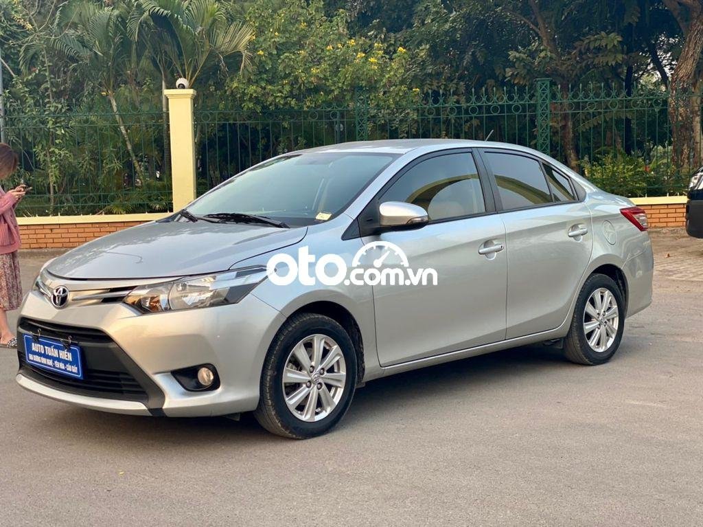 Toyota Vios   1.5E MT 2017 - Bán xe Toyota Vios 1.5E MT sản xuất 2017, màu bạc số sàn