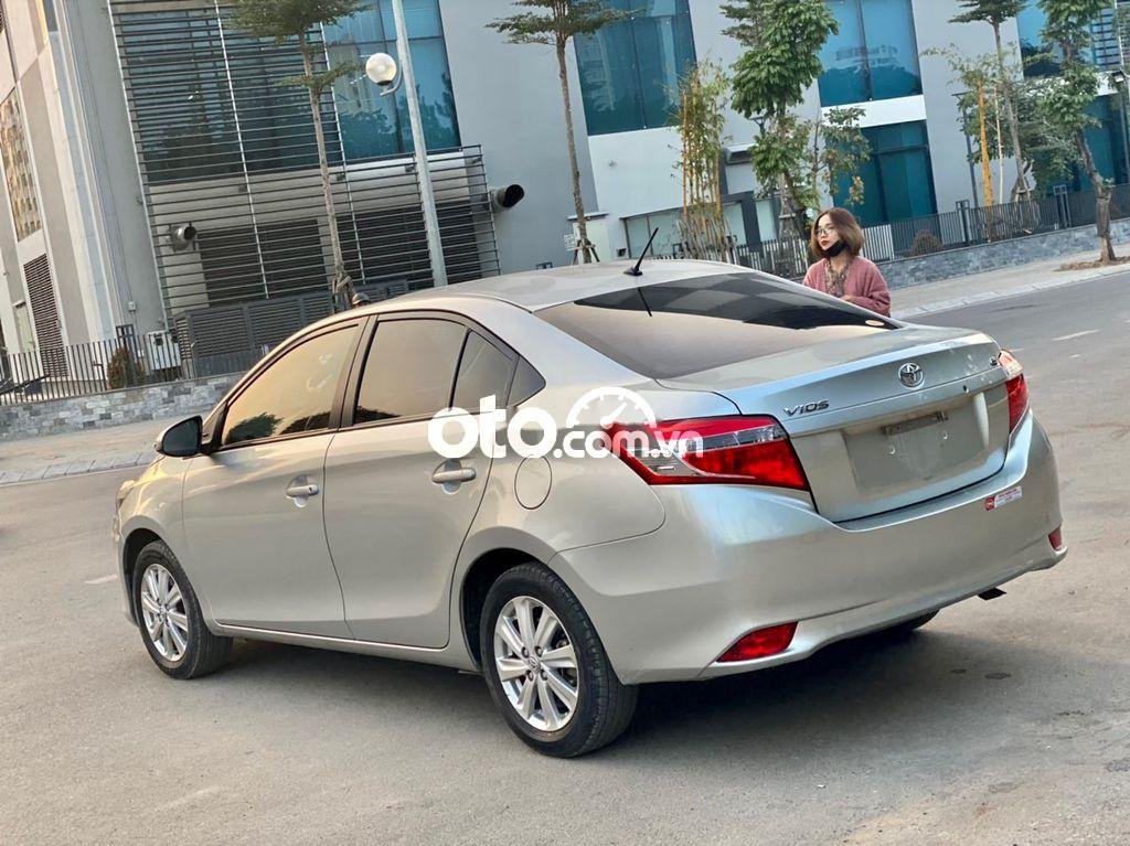 Toyota Vios   1.5E MT 2017 - Bán xe Toyota Vios 1.5E MT sản xuất 2017, màu bạc số sàn