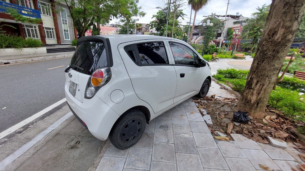 Chevrolet Spark 2011 - Cần bán Chevrolet Spark năm sản xuất 2011, xe đăng ký lần đầu 2015.