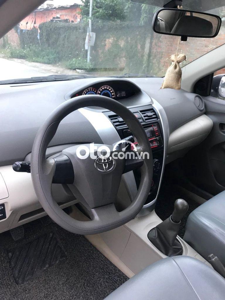 Toyota Vios MT 2012 - Bán xe Toyota Vios MT năm 2012, màu bạc