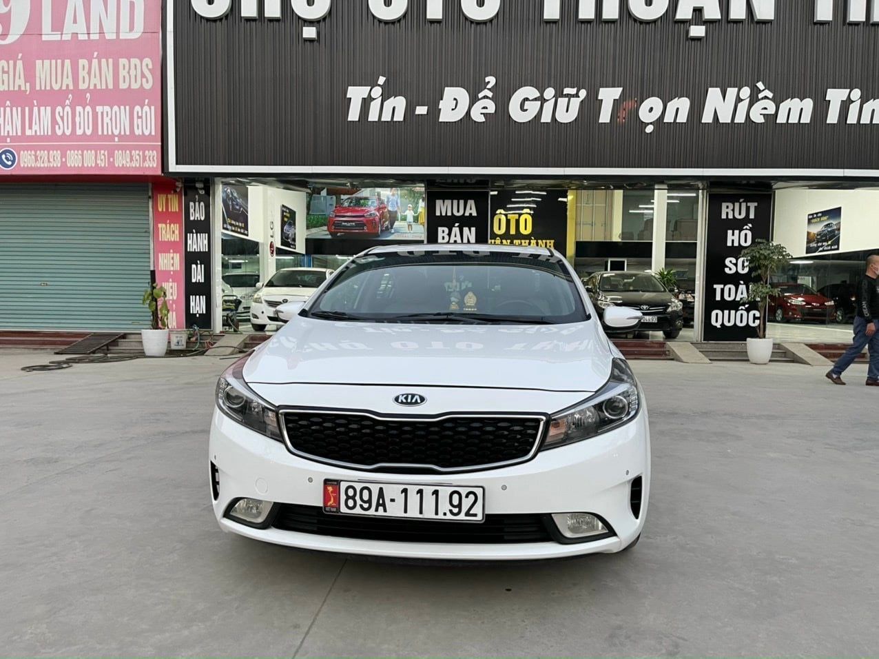 Kia Cerato 2.0AT Premium 2017 - Cần bán xe Kia Cerato AT sản xuất 2017, màu trắng, giá 498tr