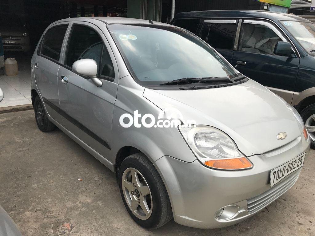 Chevrolet Spark MT 2015 - Cần bán Chevrolet Spark MT 2015, màu bạc