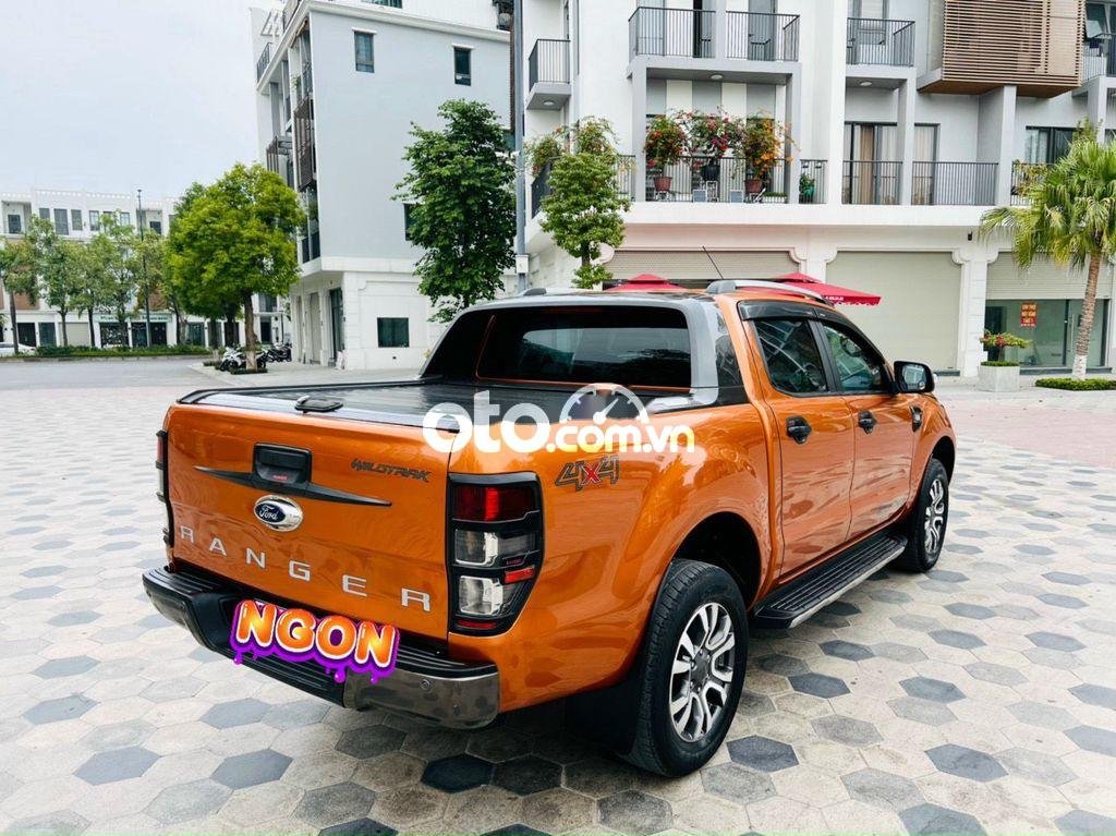 Ford Ranger  Wildtrack  2017 - Cần bán lại xe Ford Ranger Wildtrack năm sản xuất 2017, màu nâu còn mới