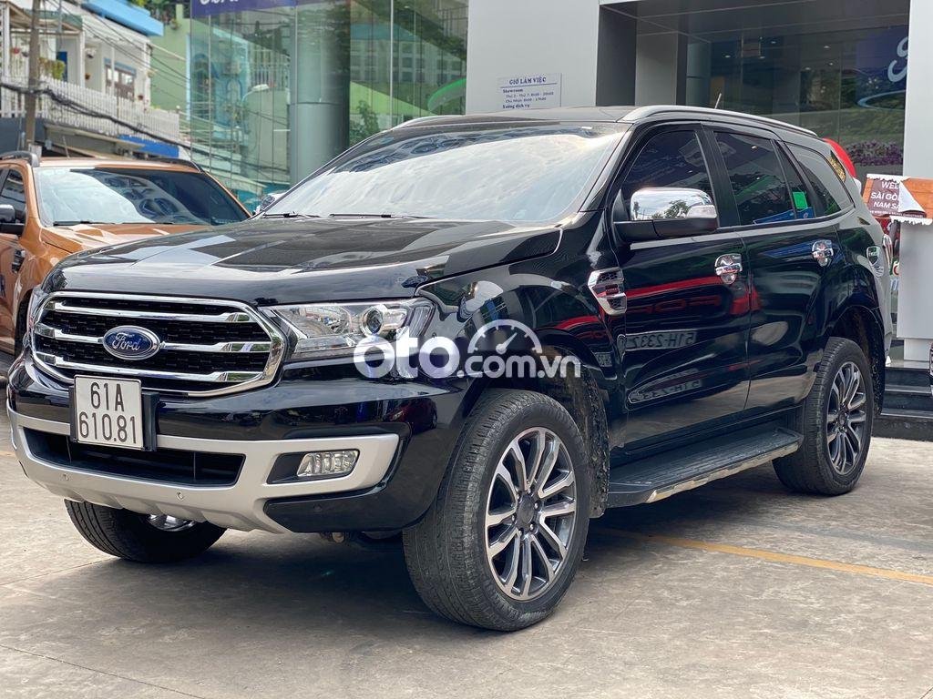 Ford Everest   AT 2019 - Cần bán gấp Ford Everest AT sản xuất 2019, màu đen, xe nhập còn mới