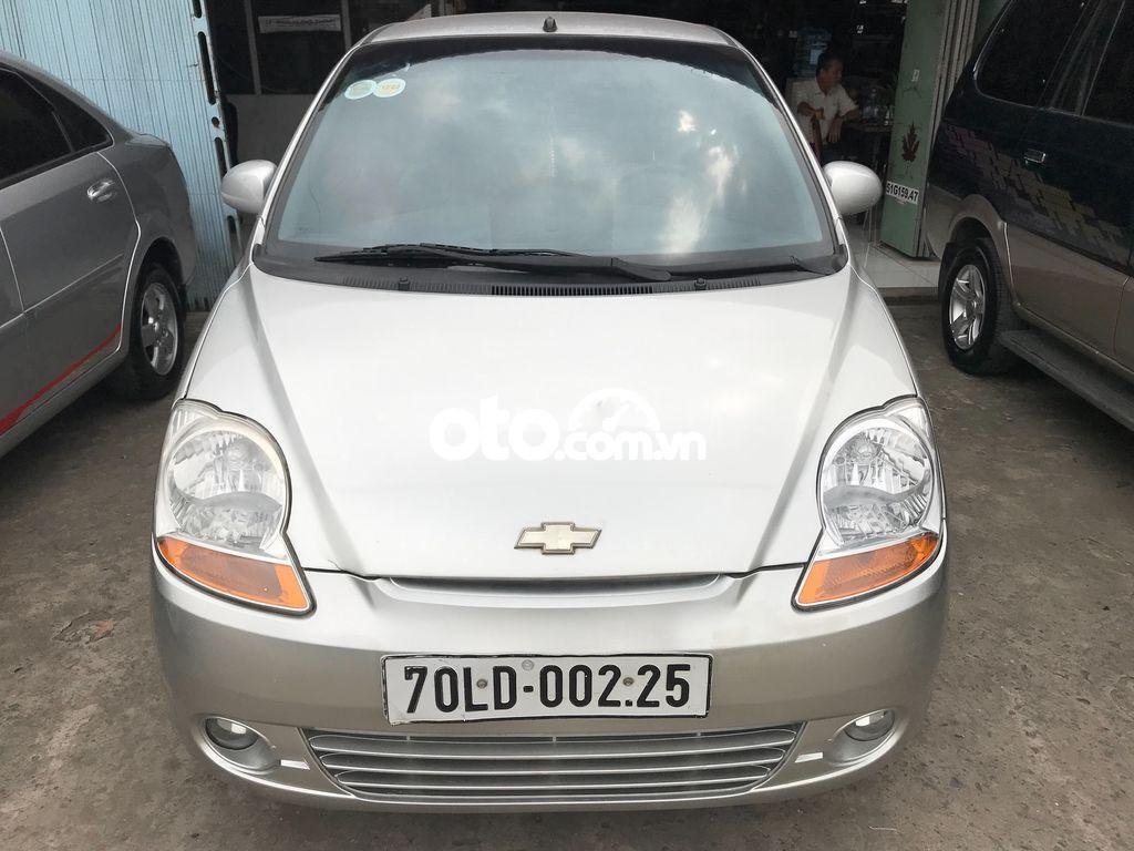 Chevrolet Spark MT 2015 - Cần bán Chevrolet Spark MT 2015, màu bạc