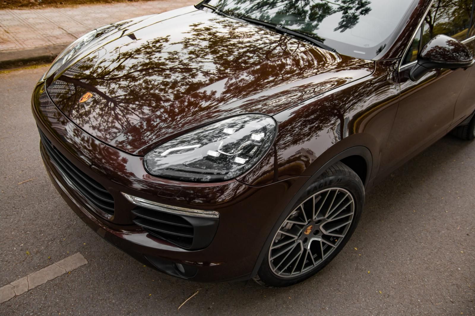 Porsche Cayenne S 0 2016 - Bán Porsche Cayenne S 2016 màu nâu đã Wrap cam đỏ