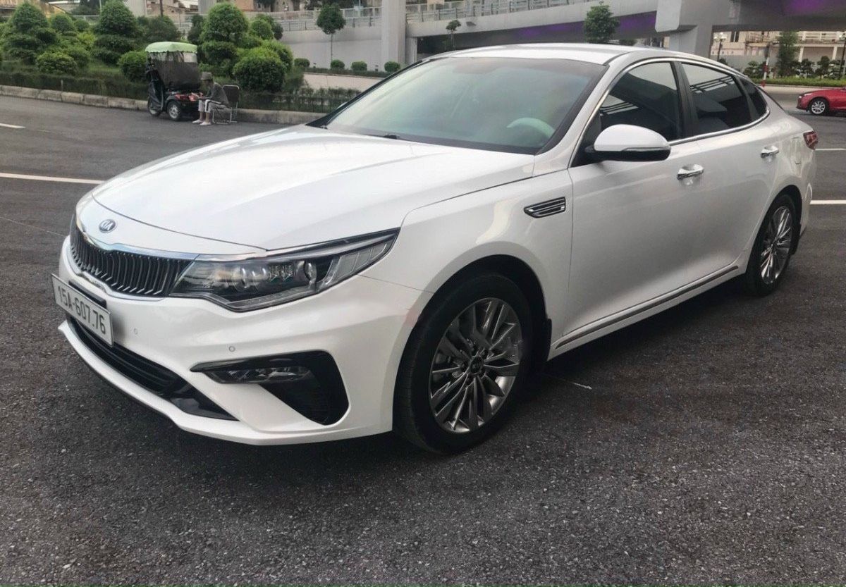 Kia Optima   2.0 AT Luxury  2020 - Cần bán xe Kia Optima 2.0 AT Luxury năm 2020, màu trắng số tự động, giá chỉ 725 triệu