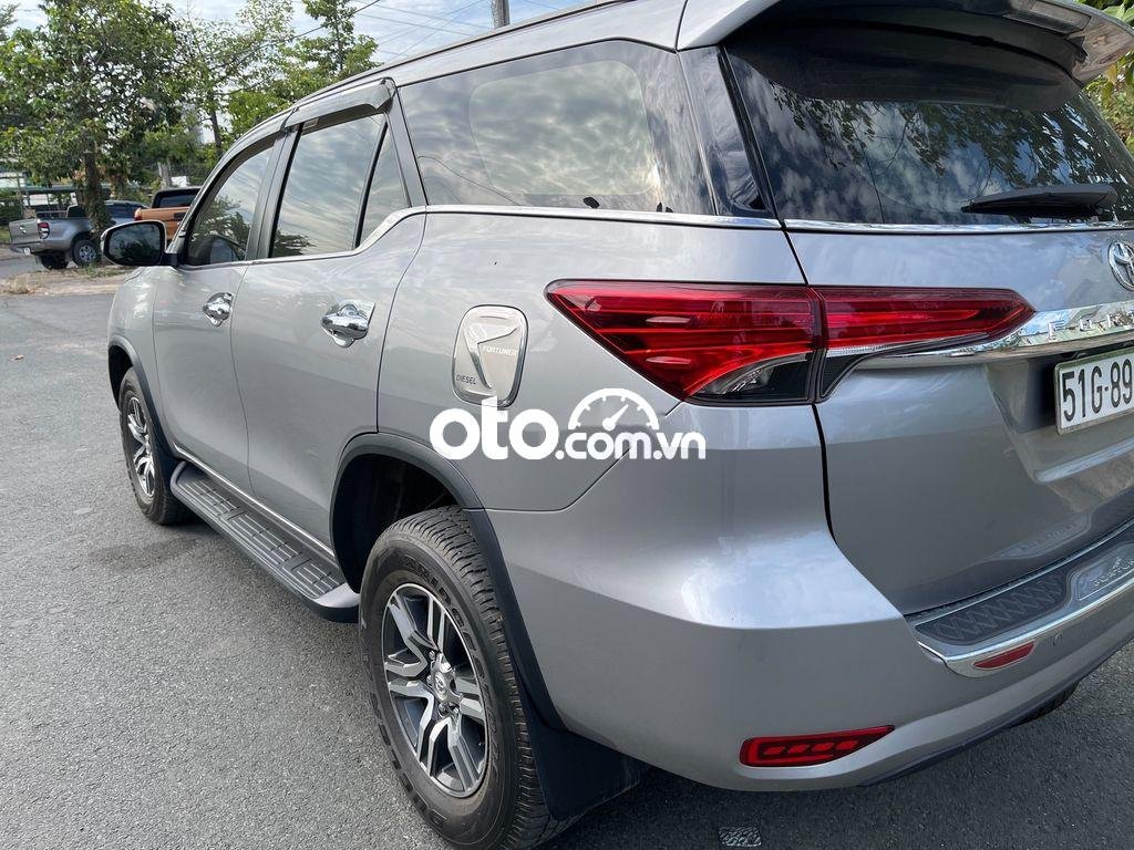 Toyota Fortuner  2.4 AT 2018 - Cần bán xe Toyota Fortuner 2.4 AT sản xuất năm 2018, màu xám, nhập khẩu như mới