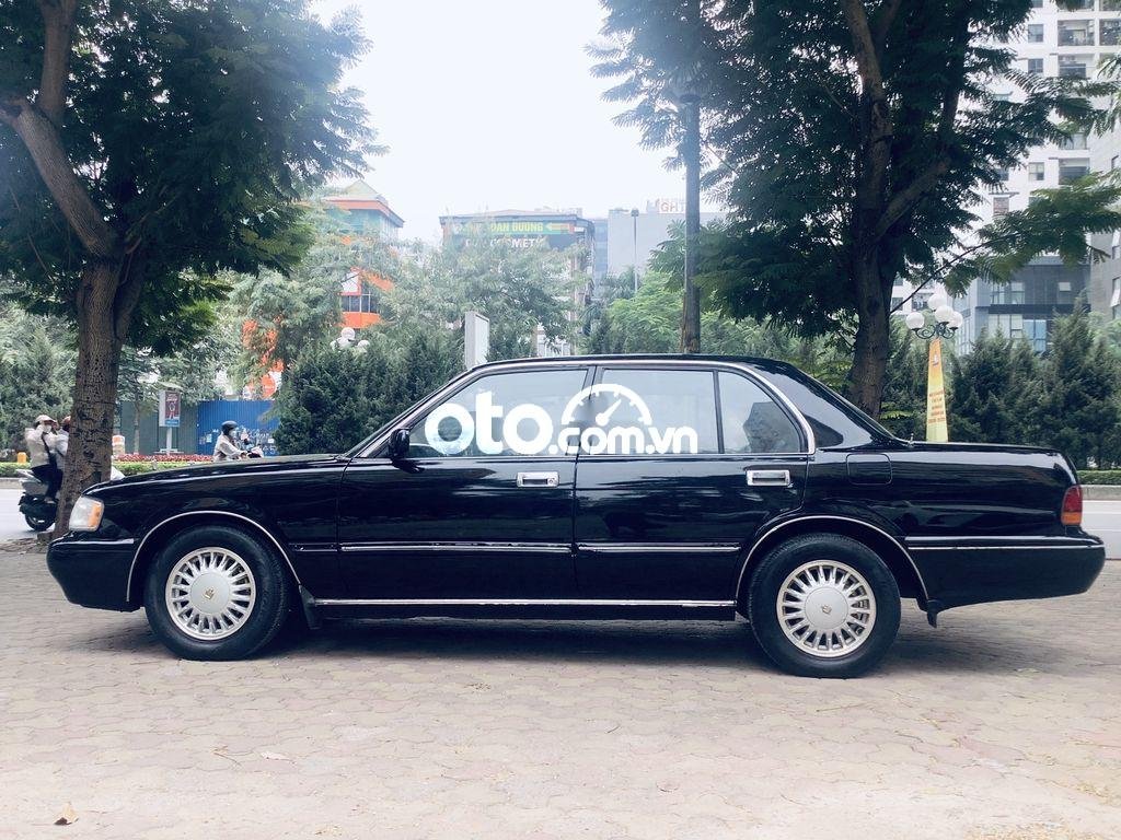 Toyota Crown AT 1990 - Cần bán gấp Toyota Crown AT năm sản xuất 1990, màu đen, nhập khẩu  