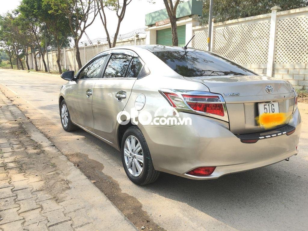 Toyota Vios   AT 2018 - Cần bán xe Toyota Vios AT năm 2018, màu bạc