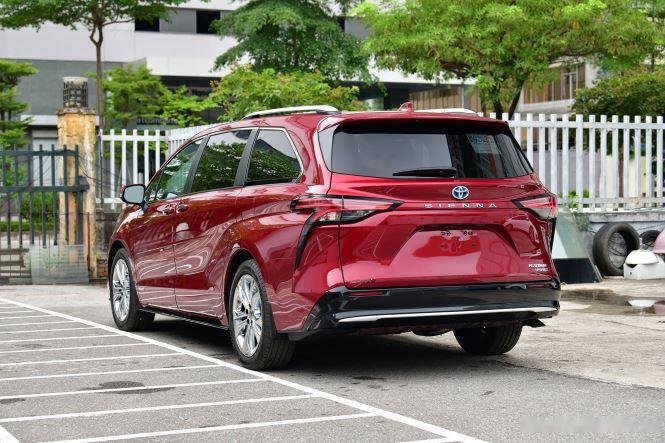 Toyota Sienna Platinum  2021 - Bán xe Toyota Sienna Platinum năm sản xuất 2021, màu đỏ, nhập khẩu nguyên chiếc